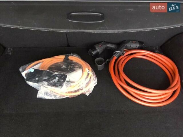 Черный Киа Niro, объемом двигателя 0 л и пробегом 122 тыс. км за 18900 $, фото 5 на Automoto.ua