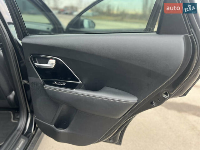 Чорний Кіа Niro, об'ємом двигуна 0 л та пробігом 140 тис. км за 17999 $, фото 37 на Automoto.ua