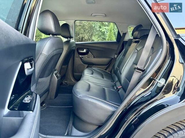Черный Киа Niro, объемом двигателя 0 л и пробегом 128 тыс. км за 16800 $, фото 85 на Automoto.ua