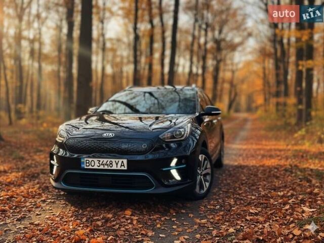 Чорний Кіа Niro, об'ємом двигуна 0 л та пробігом 112 тис. км за 19850 $, фото 3 на Automoto.ua