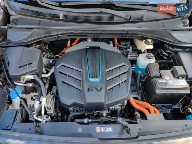 Черный Киа Niro, объемом двигателя 0 л и пробегом 124 тыс. км за 19500 $, фото 49 на Automoto.ua