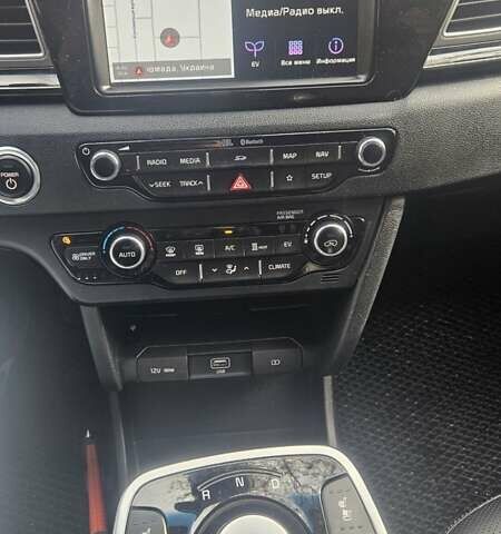 Черный Киа Niro, объемом двигателя 0 л и пробегом 121 тыс. км за 18500 $, фото 15 на Automoto.ua