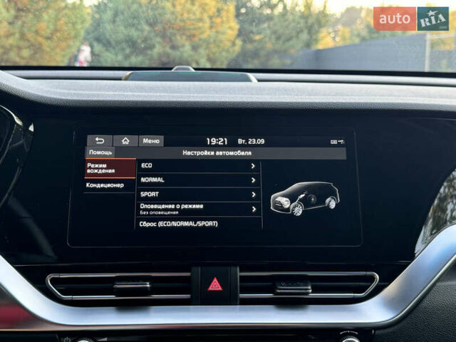 Черный Киа Niro, объемом двигателя 0 л и пробегом 50 тыс. км за 23499 $, фото 86 на Automoto.ua