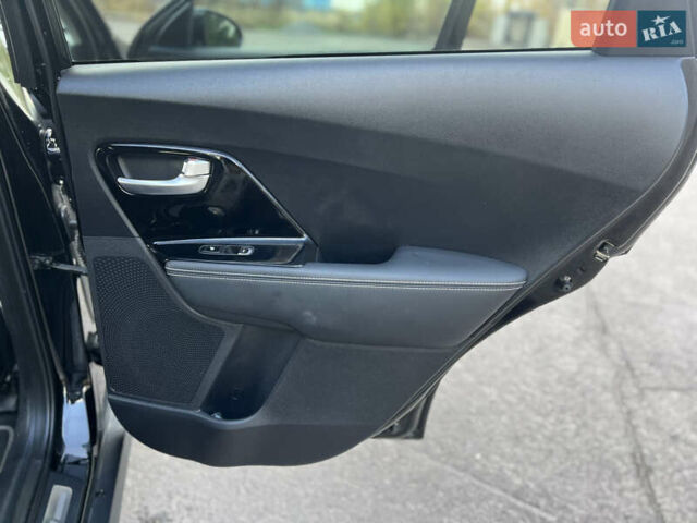 Черный Киа Niro, объемом двигателя 0 л и пробегом 140 тыс. км за 18199 $, фото 37 на Automoto.ua