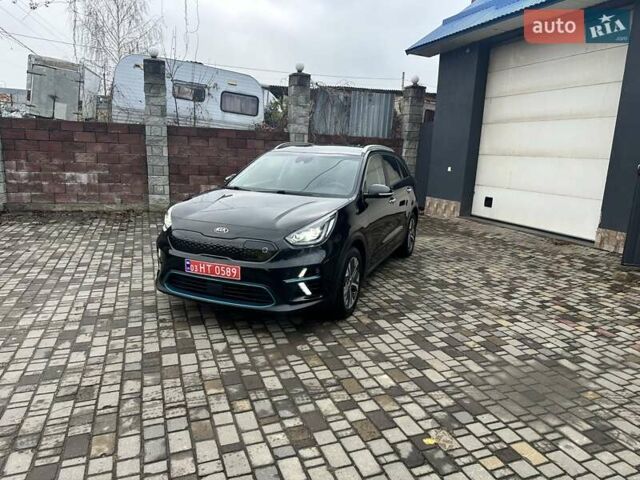 Чорний Кіа Niro, об'ємом двигуна 0 л та пробігом 104 тис. км за 20923 $, фото 3 на Automoto.ua
