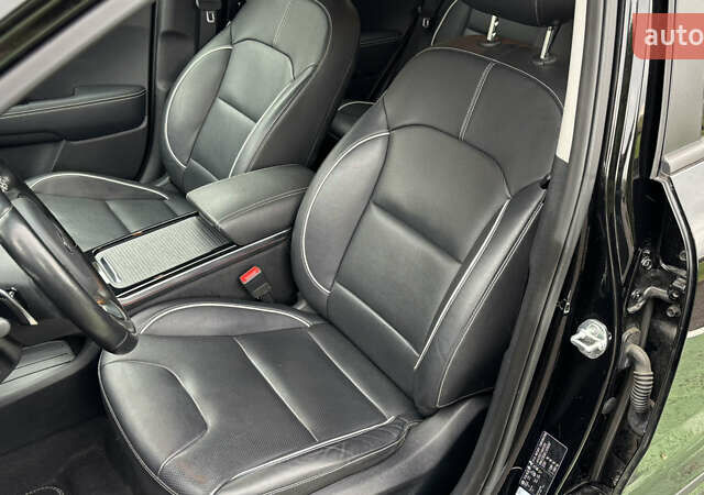 Чорний Кіа Niro, об'ємом двигуна 0 л та пробігом 110 тис. км за 19500 $, фото 72 на Automoto.ua