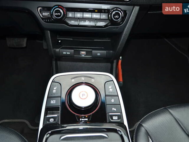 Чорний Кіа Niro, об'ємом двигуна 0 л та пробігом 169 тис. км за 18450 $, фото 54 на Automoto.ua