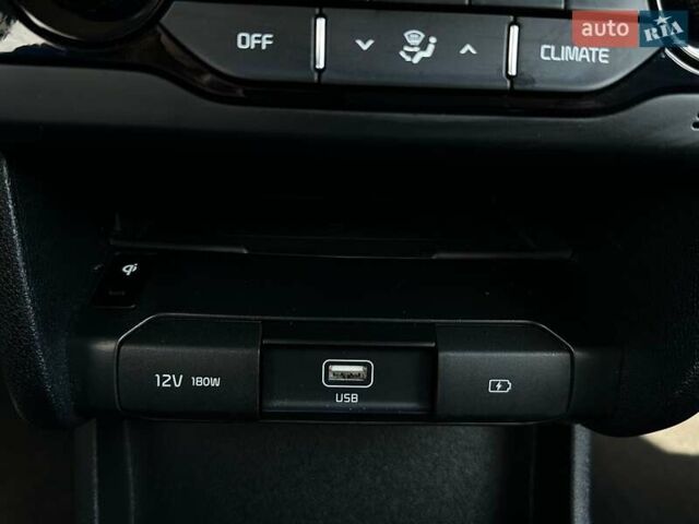 Черный Киа Niro, объемом двигателя 0 л и пробегом 80 тыс. км за 23400 $, фото 46 на Automoto.ua