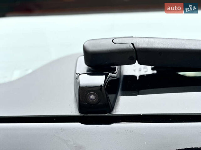 Чорний Кіа Niro, об'ємом двигуна 0 л та пробігом 130 тис. км за 18300 $, фото 31 на Automoto.ua