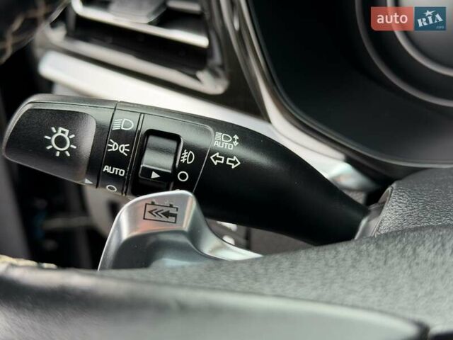 Чорний Кіа Niro, об'ємом двигуна 0 л та пробігом 89 тис. км за 20799 $, фото 49 на Automoto.ua