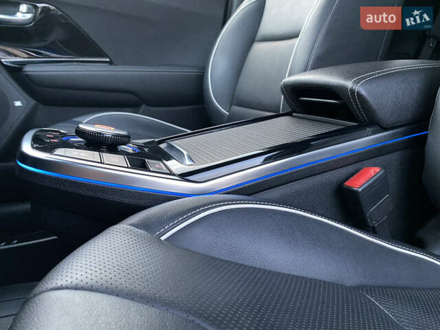 Чорний Кіа Niro, об'ємом двигуна 0 л та пробігом 64 тис. км за 23700 $, фото 72 на Automoto.ua
