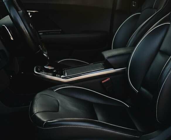 Чорний Кіа Niro, об'ємом двигуна 0 л та пробігом 112 тис. км за 19850 $, фото 35 на Automoto.ua