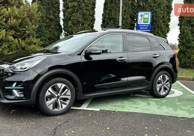 Чорний Кіа Niro, об'ємом двигуна 0 л та пробігом 110 тис. км за 19500 $, фото 1 на Automoto.ua