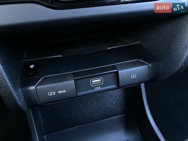 Черный Киа Niro, объемом двигателя 0 л и пробегом 93 тыс. км за 22700 $, фото 7 на Automoto.ua