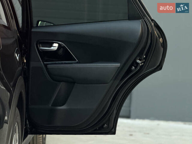 Черный Киа Niro, объемом двигателя 0 л и пробегом 142 тыс. км за 18900 $, фото 33 на Automoto.ua