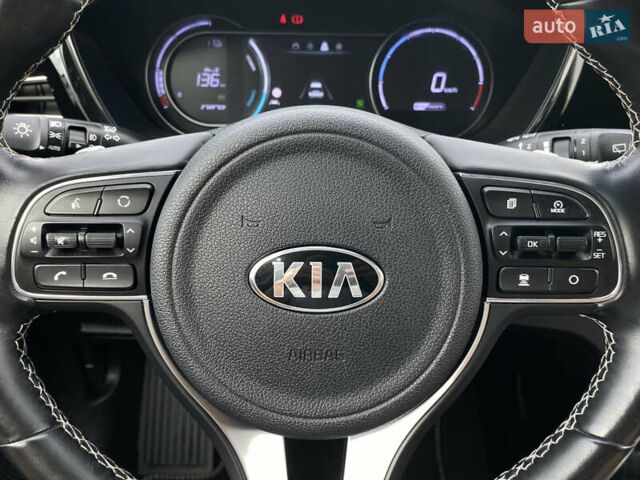 Чорний Кіа Niro, об'ємом двигуна 0 л та пробігом 64 тис. км за 23700 $, фото 46 на Automoto.ua