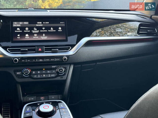 Черный Киа Niro, объемом двигателя 0 л и пробегом 50 тыс. км за 23499 $, фото 70 на Automoto.ua