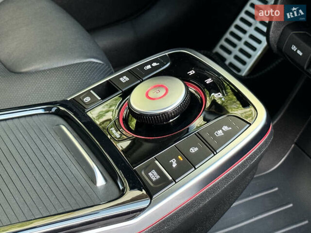 Черный Киа Niro, объемом двигателя 0 л и пробегом 50 тыс. км за 23499 $, фото 80 на Automoto.ua