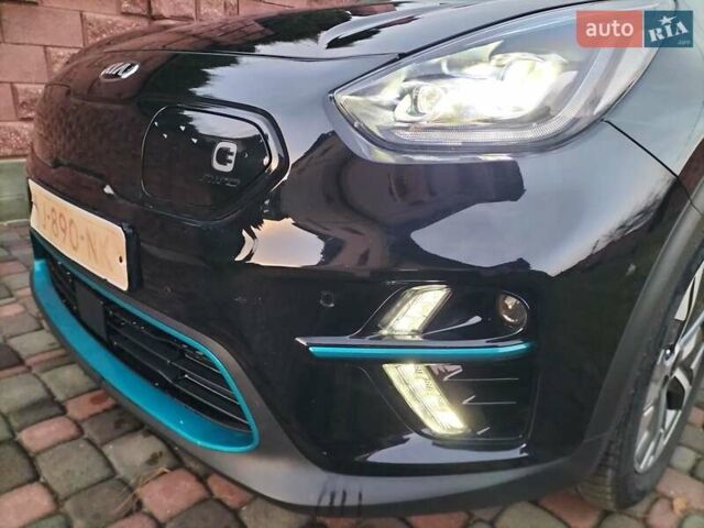 Чорний Кіа Niro, об'ємом двигуна 0 л та пробігом 136 тис. км за 18999 $, фото 17 на Automoto.ua