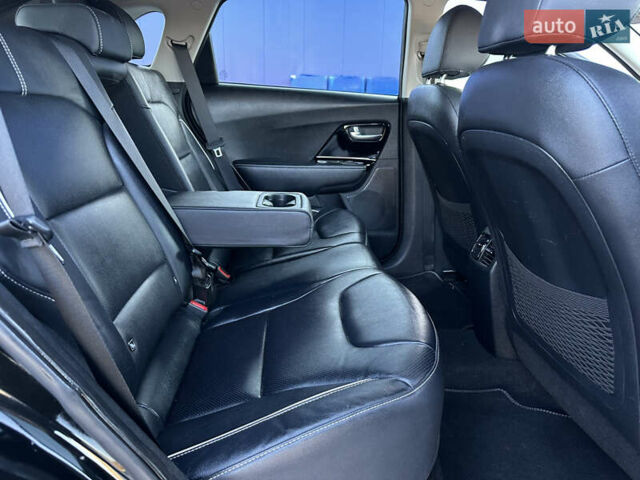 Чорний Кіа Niro, об'ємом двигуна 0 л та пробігом 144 тис. км за 19500 $, фото 63 на Automoto.ua