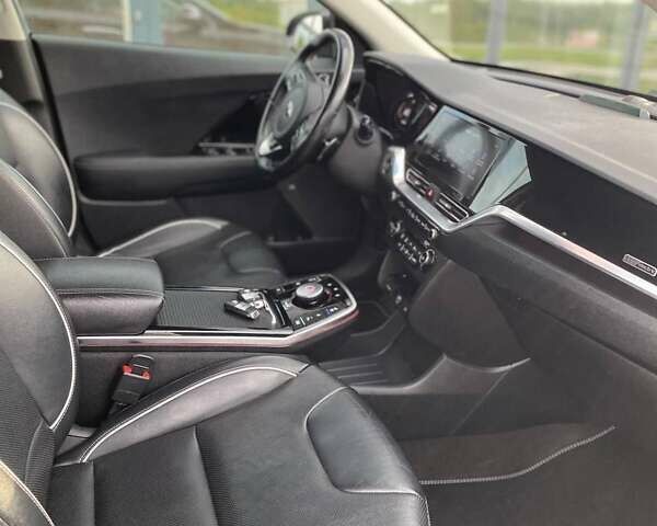 Черный Киа Niro, объемом двигателя 0 л и пробегом 142 тыс. км за 18900 $, фото 25 на Automoto.ua