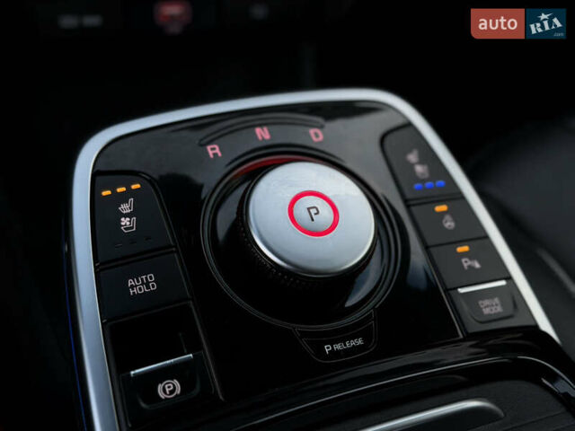 Черный Киа Niro, объемом двигателя 0 л и пробегом 142 тыс. км за 18900 $, фото 45 на Automoto.ua