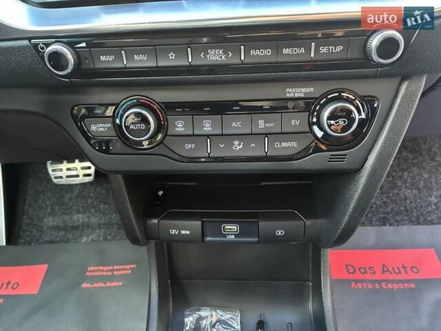 Черный Киа Niro, объемом двигателя 0 л и пробегом 105 тыс. км за 20500 $, фото 70 на Automoto.ua