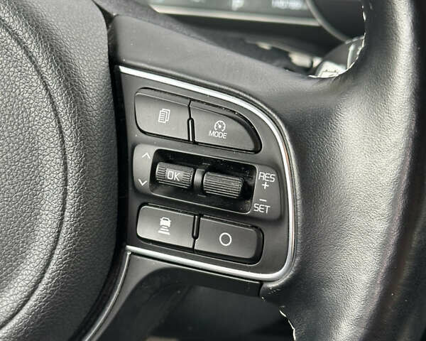 Киа Niro 2020 в Золочев на Automoto.ua Черный Киа Niro, объемом двигателя 0 л и пробегом 145 тыс. км за 18150 $, фото 32 на Automoto.ua