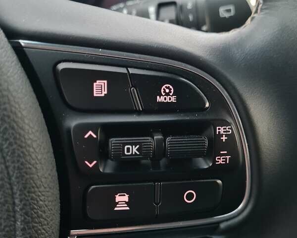 Черный Киа Niro, объемом двигателя 0 л и пробегом 114 тыс. км за 19999 $, фото 44 на Automoto.ua