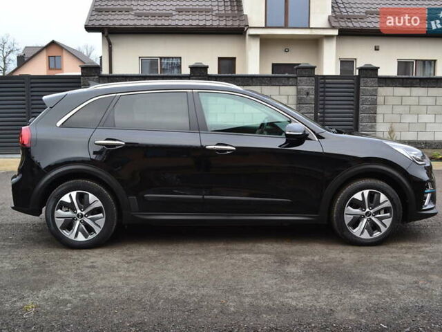 Чорний Кіа Niro, об'ємом двигуна 0 л та пробігом 169 тис. км за 18450 $, фото 11 на Automoto.ua