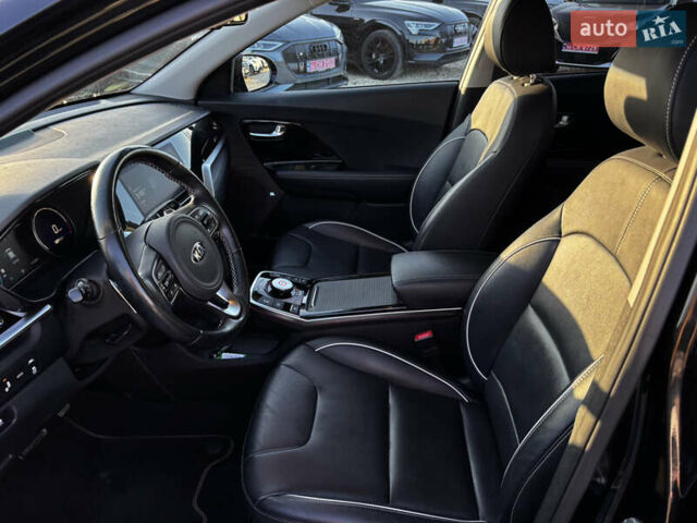 Черный Киа Niro, объемом двигателя 0 л и пробегом 112 тыс. км за 19999 $, фото 26 на Automoto.ua