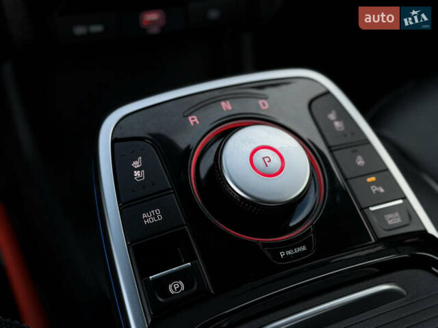 Черный Киа Niro, объемом двигателя 0 л и пробегом 142 тыс. км за 18900 $, фото 44 на Automoto.ua