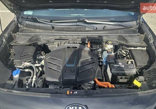 Черный Киа Niro, объемом двигателя 0 л и пробегом 121 тыс. км за 18500 $, фото 13 на Automoto.ua