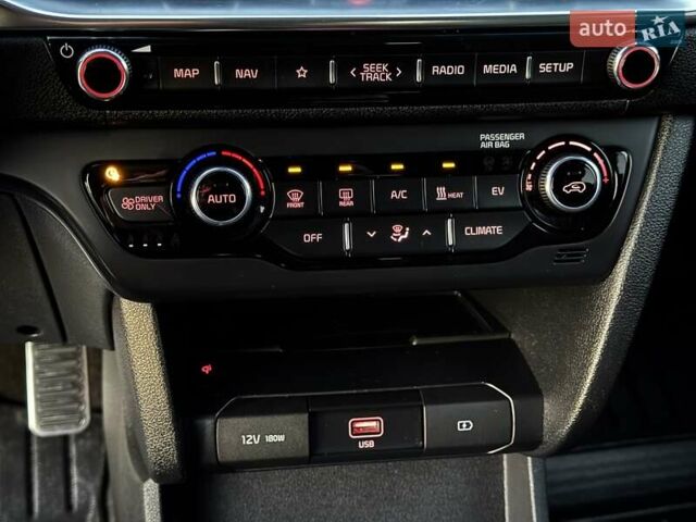 Черный Киа Niro, объемом двигателя 0 л и пробегом 110 тыс. км за 17999 $, фото 48 на Automoto.ua