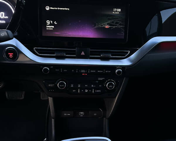 Чорний Кіа Niro, об'ємом двигуна 0 л та пробігом 98 тис. км за 19400 $, фото 46 на Automoto.ua