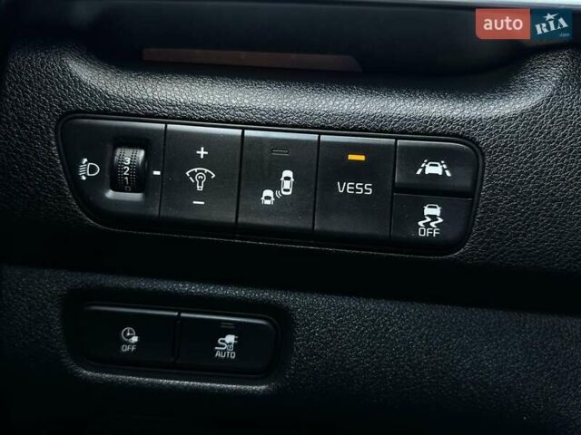 Черный Киа Niro, объемом двигателя 0 л и пробегом 80 тыс. км за 23400 $, фото 30 на Automoto.ua