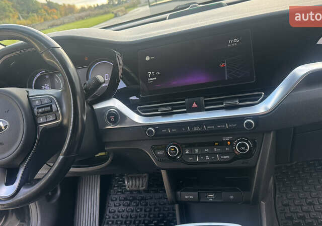 Киа Niro 2020 в Луцке на Automoto.ua Черный Киа Niro, объемом двигателя 0 л и пробегом 155 тыс. км за 19700 $, фото 17 на Automoto.ua