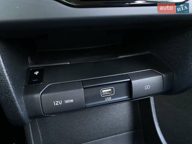 Черный Киа Niro, объемом двигателя 0 л и пробегом 83 тыс. км за 23200 $, фото 9 на Automoto.ua