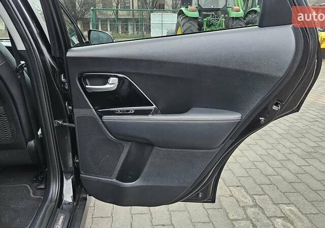 Черный Киа Niro, объемом двигателя 0 л и пробегом 139 тыс. км за 19800 $, фото 26 на Automoto.ua