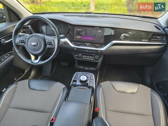 Черный Киа Niro, объемом двигателя 0 л и пробегом 46 тыс. км за 17000 $, фото 42 на Automoto.ua