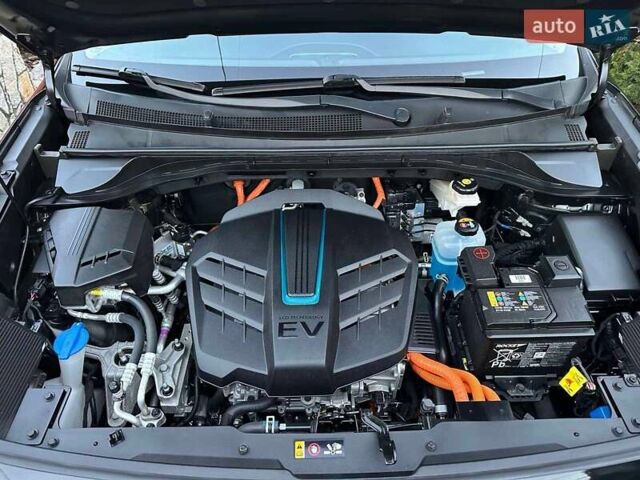 Чорний Кіа Niro, об'ємом двигуна 0 л та пробігом 126 тис. км за 19500 $, фото 18 на Automoto.ua