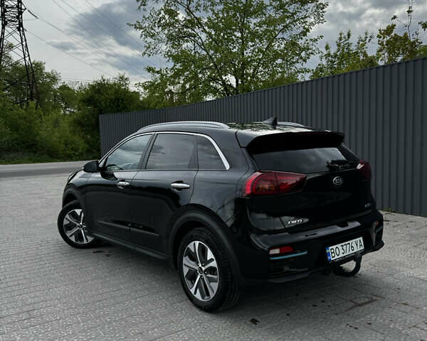 Чорний Кіа Niro, об'ємом двигуна 0 л та пробігом 197 тис. км за 20499 $, фото 9 на Automoto.ua