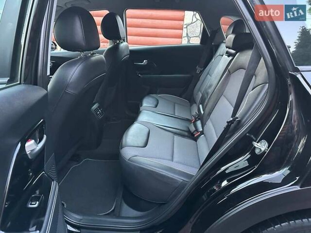 Чорний Кіа Niro, об'ємом двигуна 0 л та пробігом 126 тис. км за 19500 $, фото 32 на Automoto.ua
