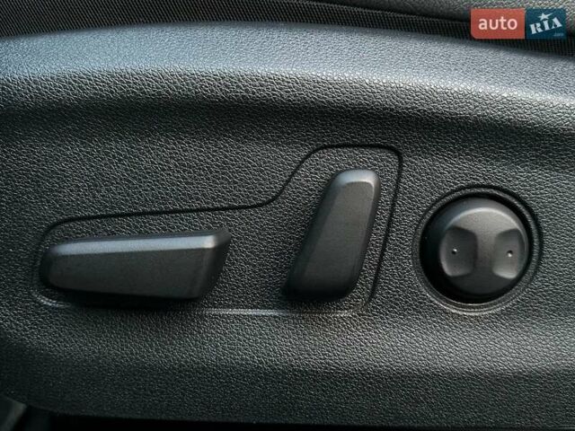 Чорний Кіа Niro, об'ємом двигуна 0 л та пробігом 35 тис. км за 24400 $, фото 2 на Automoto.ua