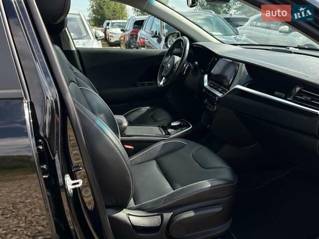 Черный Киа Niro, объемом двигателя 0 л и пробегом 80 тыс. км за 23400 $, фото 75 на Automoto.ua