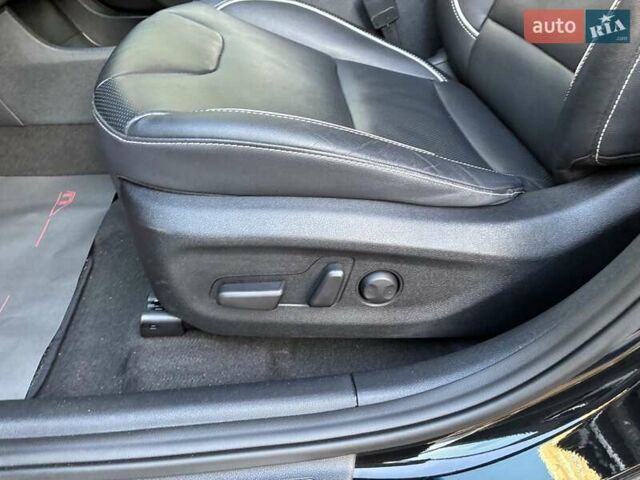 Черный Киа Niro, объемом двигателя 0 л и пробегом 105 тыс. км за 20500 $, фото 77 на Automoto.ua