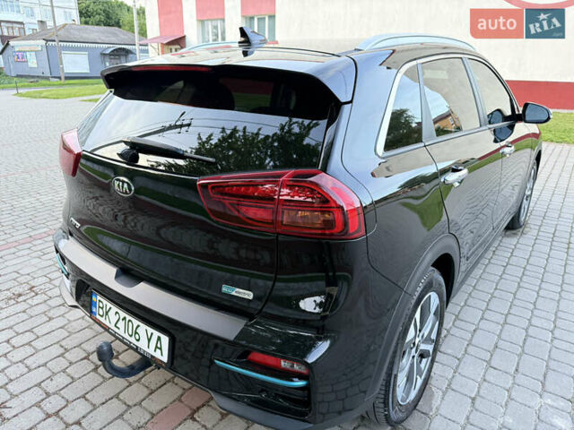 Черный Киа Niro, объемом двигателя 0 л и пробегом 135 тыс. км за 17999 $, фото 2 на Automoto.ua