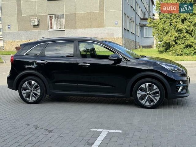 Черный Киа Niro, объемом двигателя 0 л и пробегом 98 тыс. км за 20999 $, фото 10 на Automoto.ua