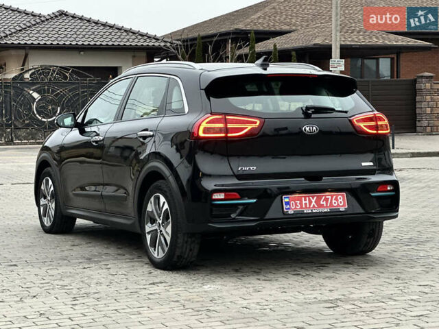 Чорний Кіа Niro, об'ємом двигуна 0 л та пробігом 130 тис. км за 18300 $, фото 11 на Automoto.ua