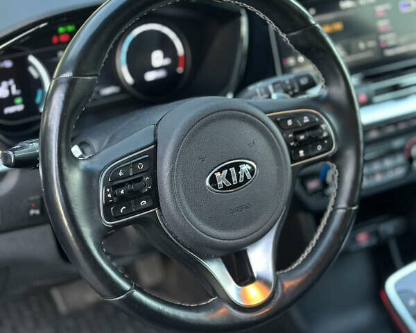 Черный Киа Niro, объемом двигателя 0 л и пробегом 112 тыс. км за 18750 $, фото 56 на Automoto.ua